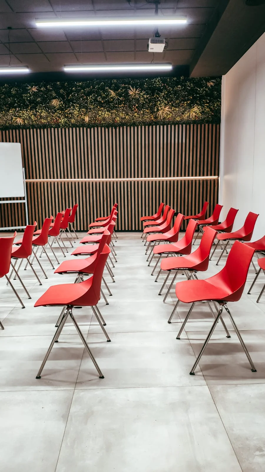 Large scale presentation classroom design