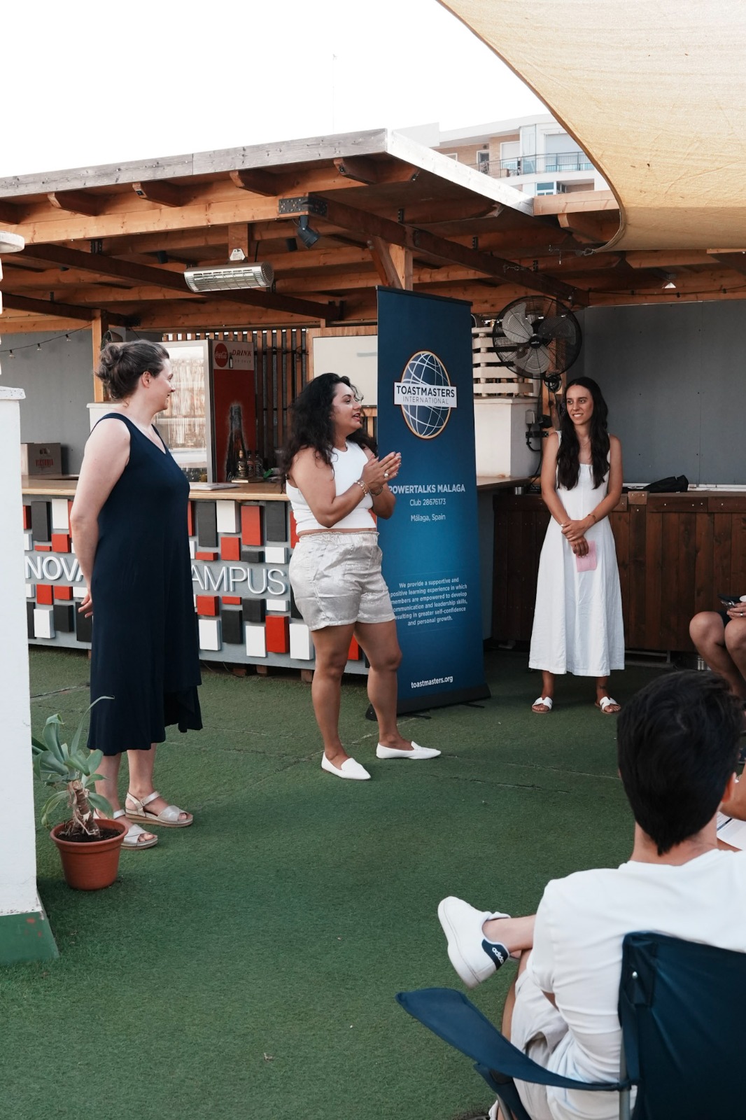 Practica la Oratoria — PowerTalks Málaga "Open House" en Toastmasters
